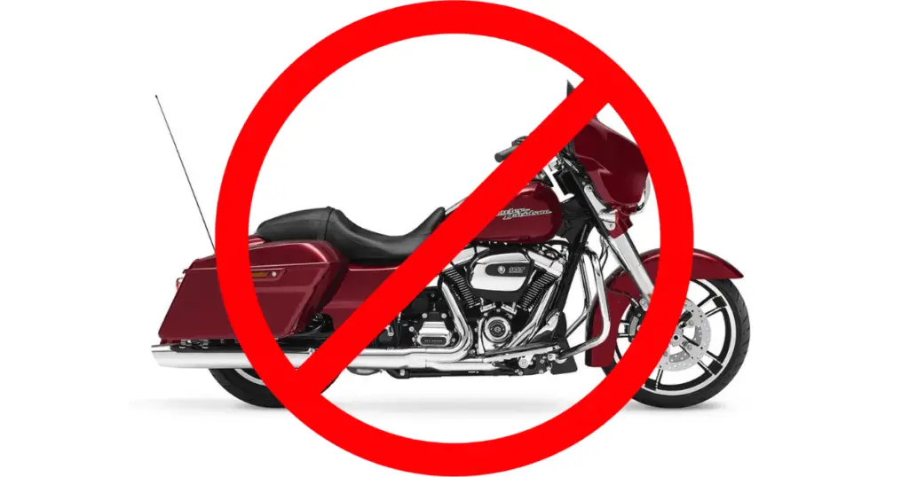 Here's a picture of a 2016 Street Glide, one of the more problematic models. It has a "no-sign" overlayed on top, to illustrate there are some Street Glide years to avoid.