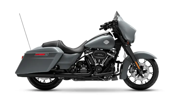 Street Glide vs Road Glide: Who Glides The Best? (2024) - The Seasoned ...