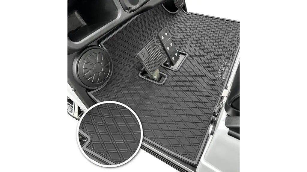 grey trim golf mat